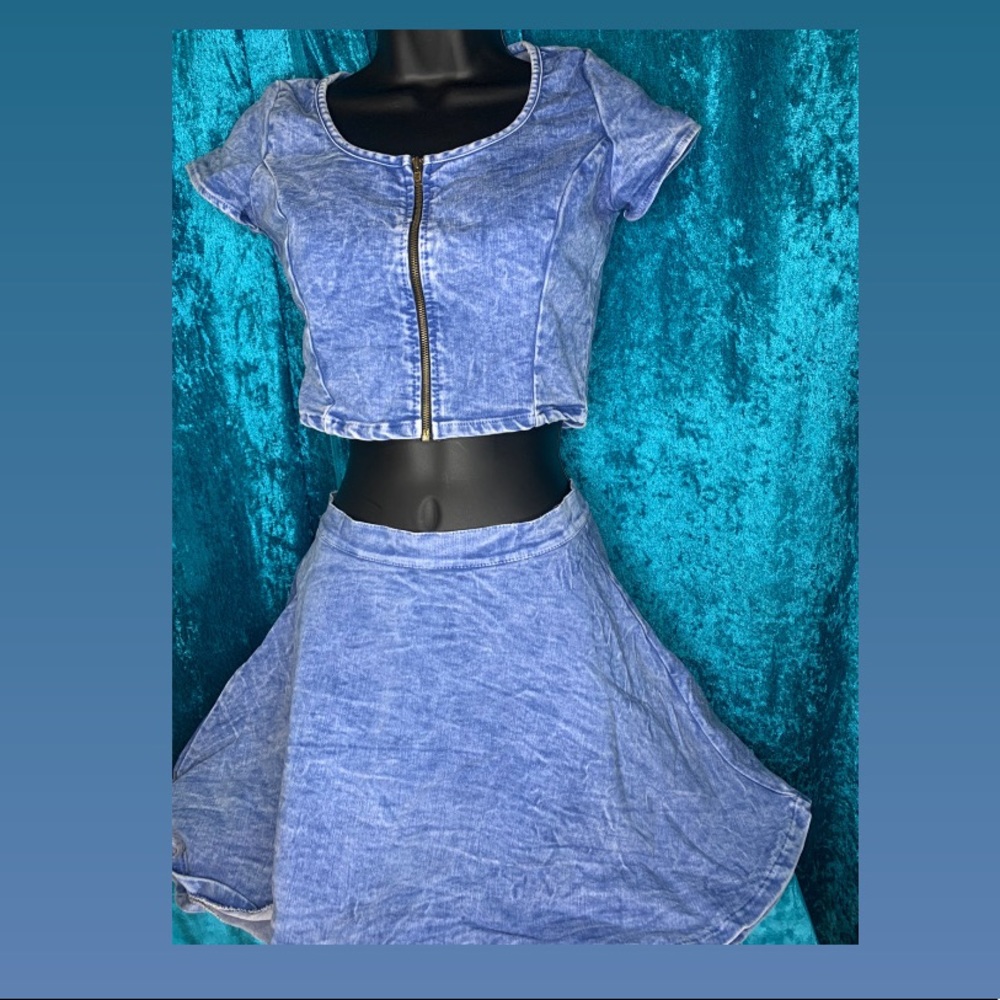 Two piece denim pleaded skirt set